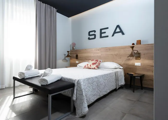 Marconi 1935 Oda ve Kahvaltı Follonica